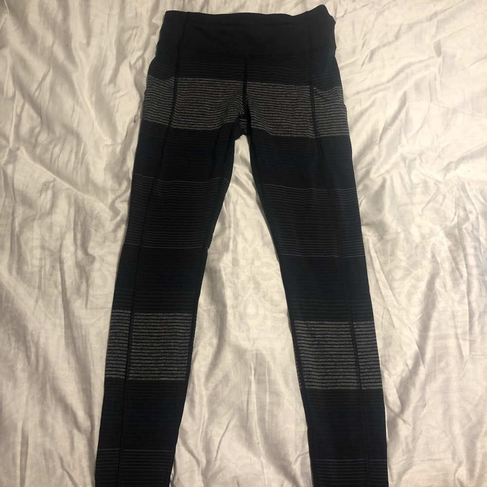 Stripped Lululemon Full Length Leggings. Size-6